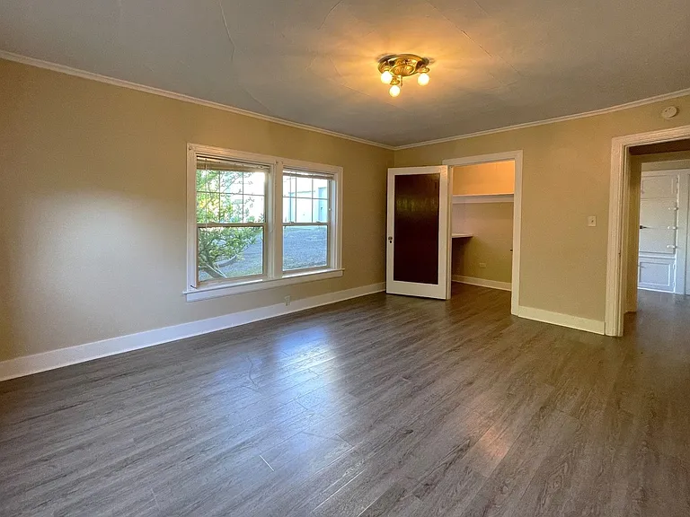 222 E Hamlin St — Photo 8