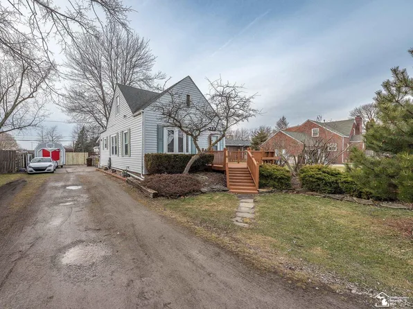 712 Westwood Dr, Monroe, MI 48161