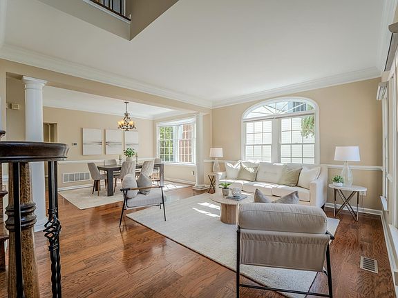 3rd image of 1327 Murray Downs Way