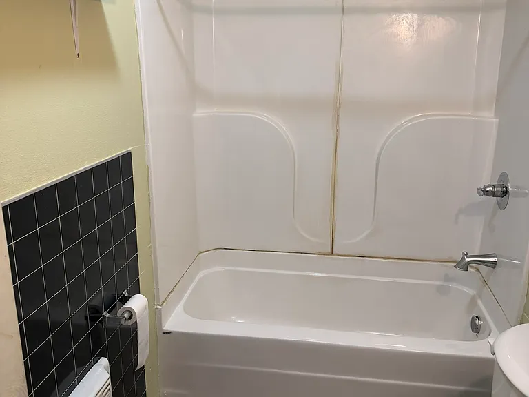 819 Center St #819 — Photo 10