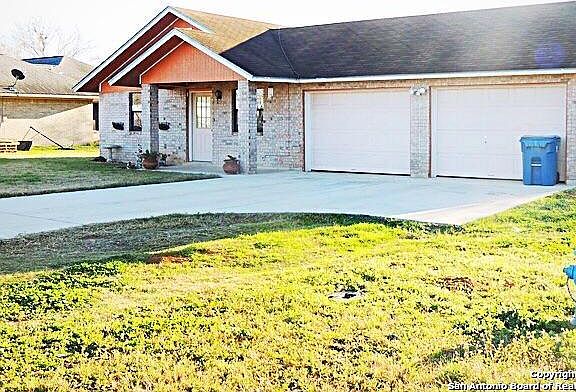 2nd image of 210 Windcrest