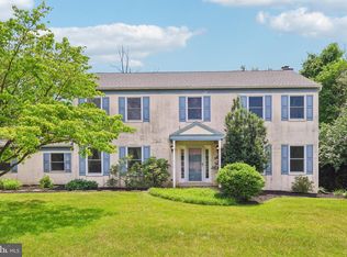 8 Long Dr, Downingtown, PA 19335