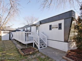 9 Meadowlark Ln, Beecher, IL 60401