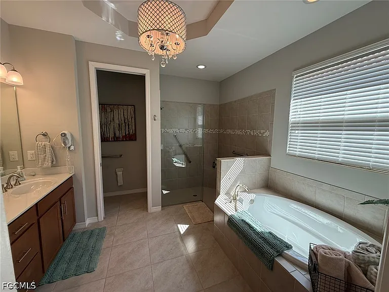 3916 King Edwards St — Photo 23