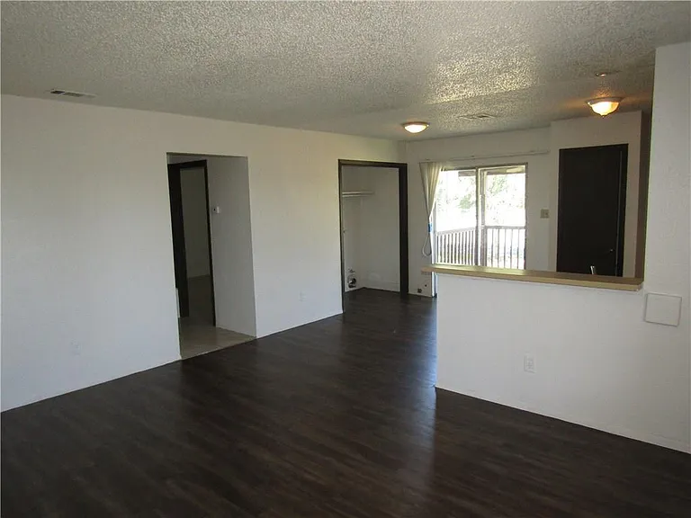 4910 Pepper Ln #D — Photo 4