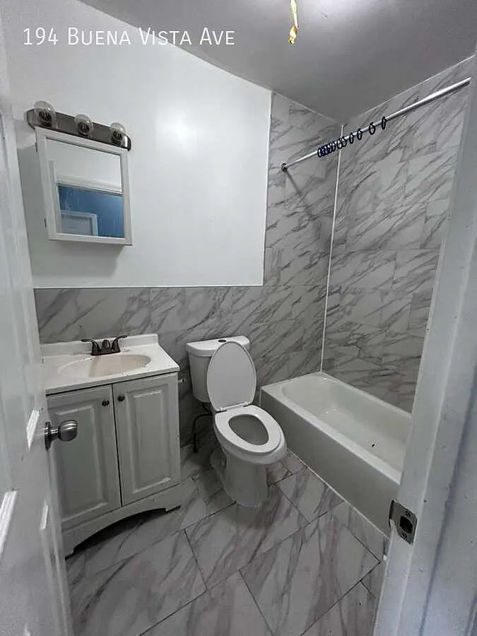 2 bed, $2,500 — Photo 4