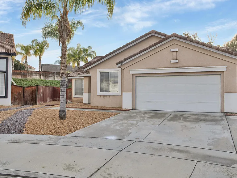 409 Sutro Ct — Photo 2