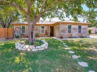 1221 Lee Ann St, Crowley, TX 76036