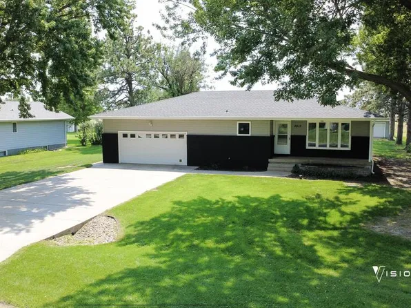 3917 Mary Ln, Grand Island, NE 68803