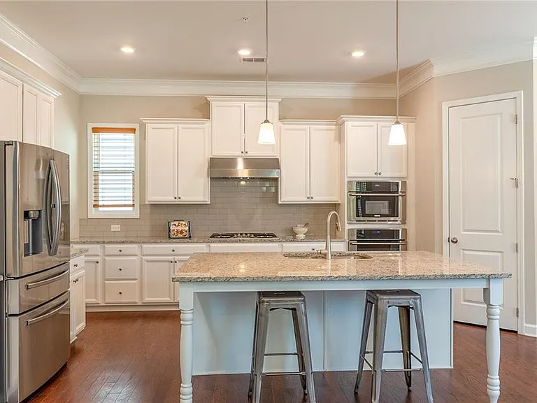 165 Mansfield Dr — Photo 6