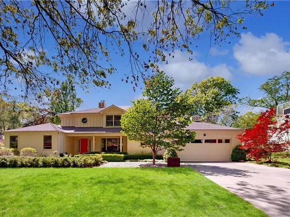 5908 Reinhardt Dr, Fairway, KS 66205