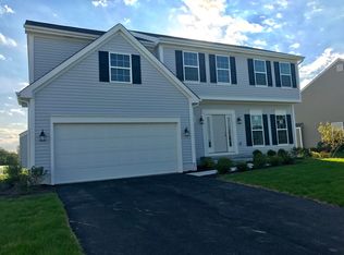 147 Terrier Ct, Pataskala, OH 43062
