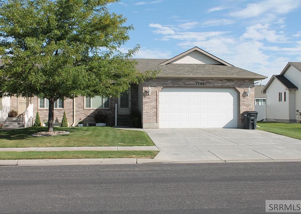 1st image of 3741 E Briar Creek Ln