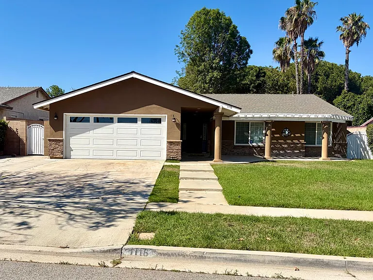 1118 Zircon St — Photo 1
