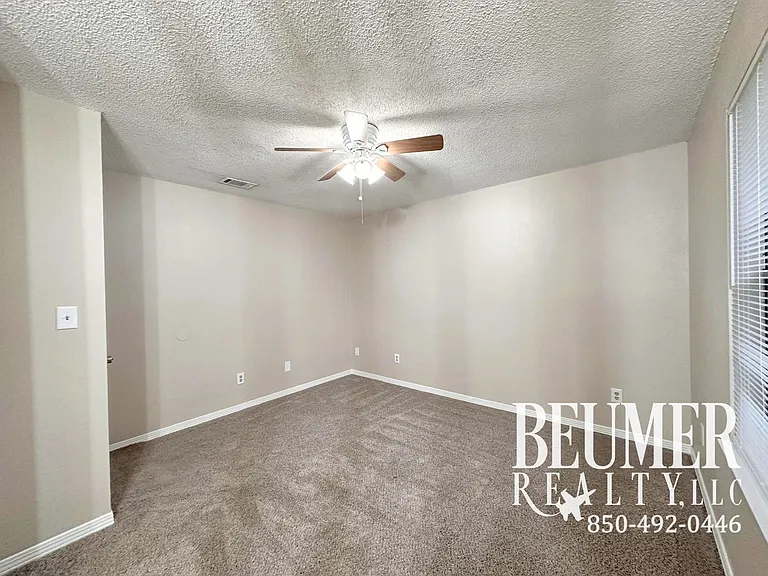 2292 Sparrow Ln — Photo 7