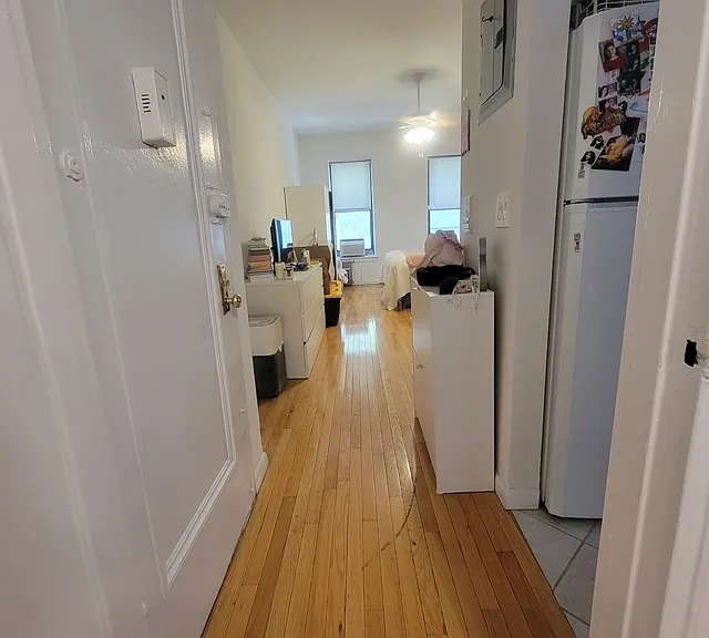 433 W 54th St #20 — Photo 7