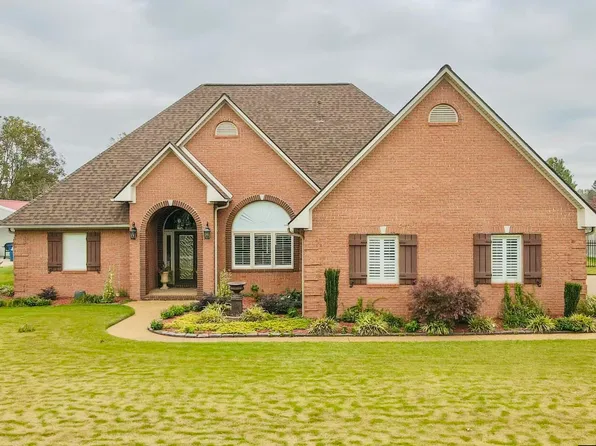 214 Crawford Dr, Martin, TN 38237