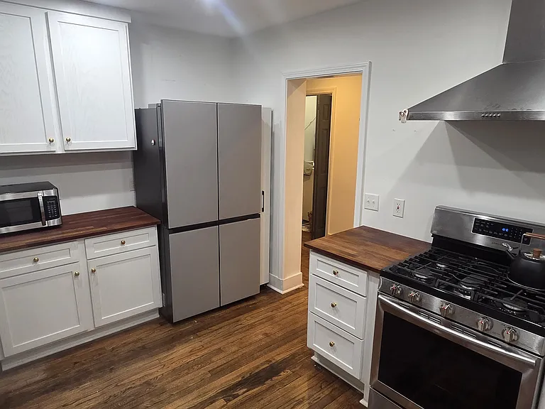 430 Valley Rd — Photo 3