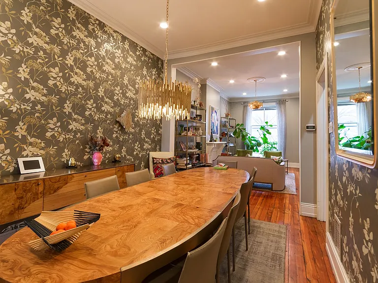 206 S 43rd St — Photo 4
