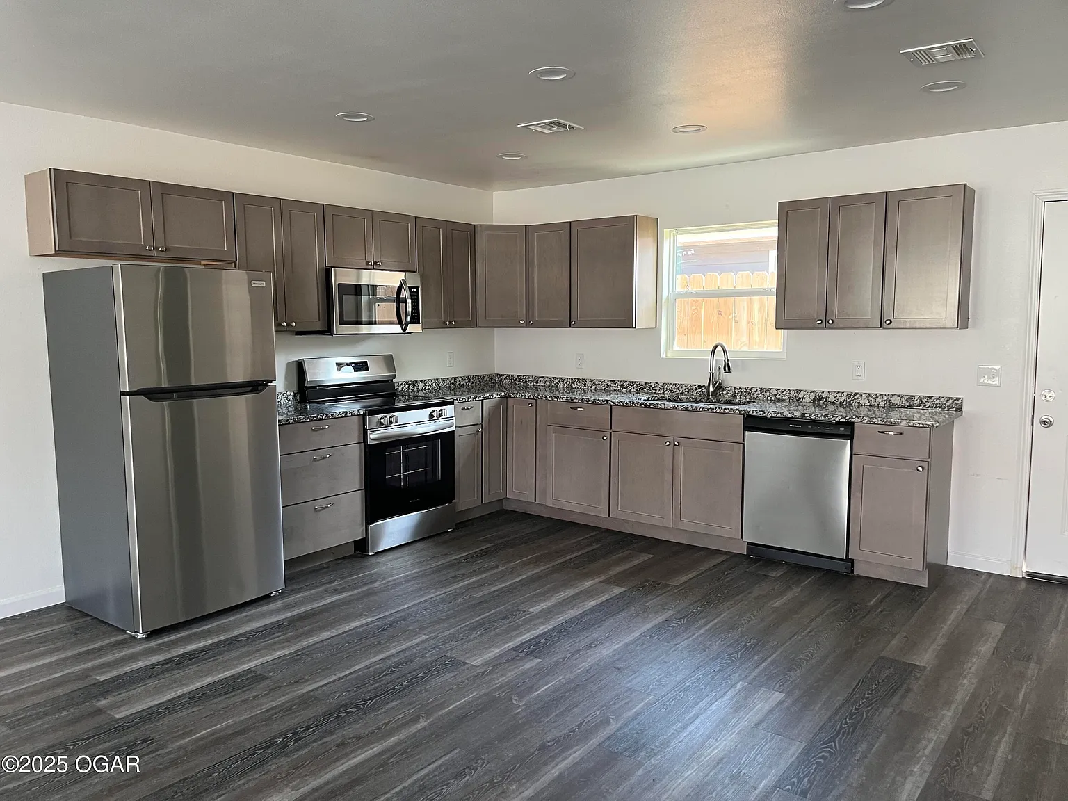 2 bed, 1.0 bath, 900 sqft, $950 — Photo 4