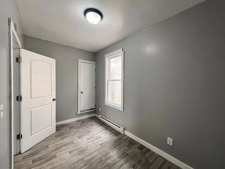 1037 Orchard St — Photo 8