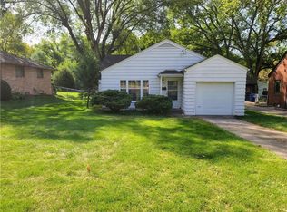 6370 Center St, Des Moines, IA 50312