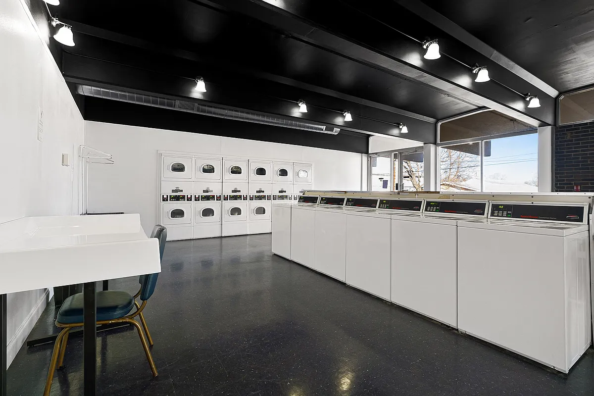 Laundry Room - Saint Germain Square