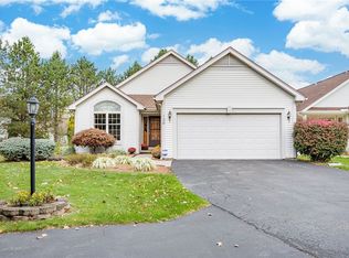 130 Brannon Ln, Webster, NY 14580