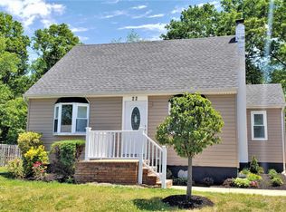 22 N Shore Blvd, Helmetta, NJ 08828