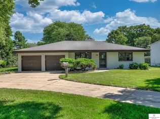 7026 Burt St, Omaha, NE 68132