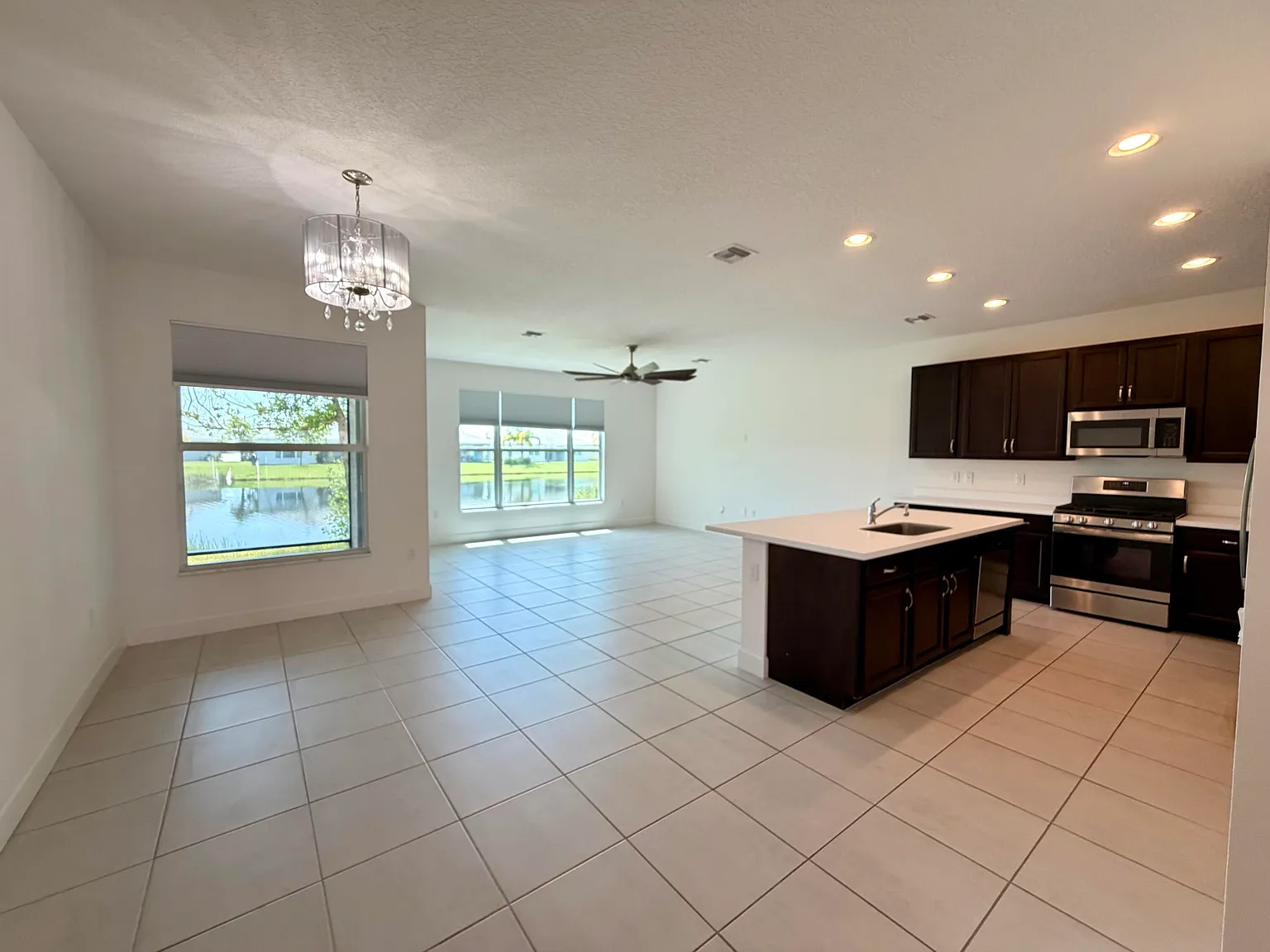 2 bed, 2.0 bath, 1716 sqft, $3,200 — Photo 3