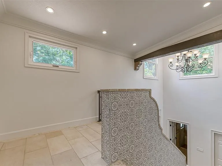 2520 Tami Sola St — Photo 32