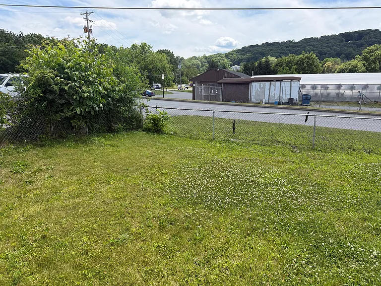75 Industrial Dr N — Photo 17