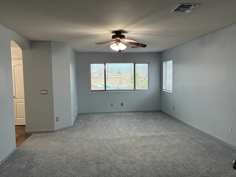 25550 W Pioneer St — Photo 18