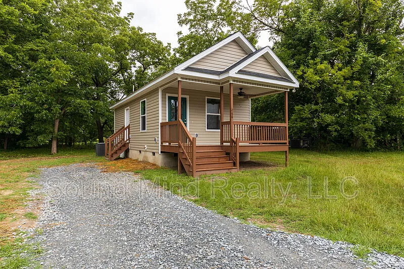1 bed, 1.0 bath, 750 sqft, $1,115 — Photo 1