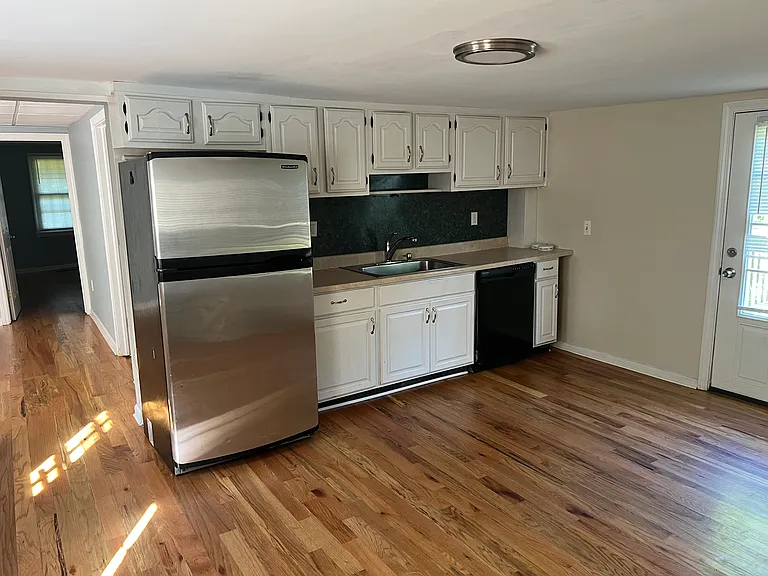 1449 Waterbury Rd #1 — Photo 5