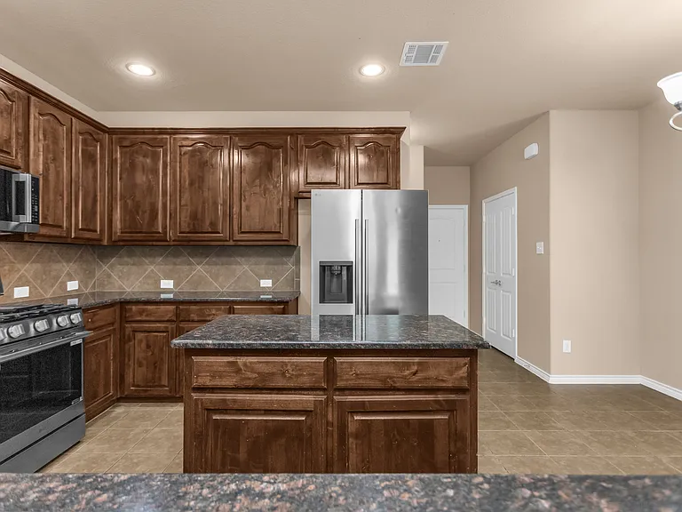 4924 Stray Creek Ln — Photo 7