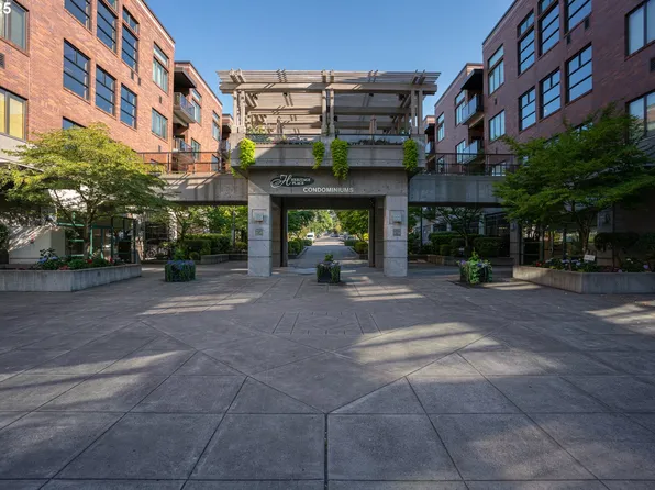 400 W 8th St Unit 206, Vancouver, WA 98660