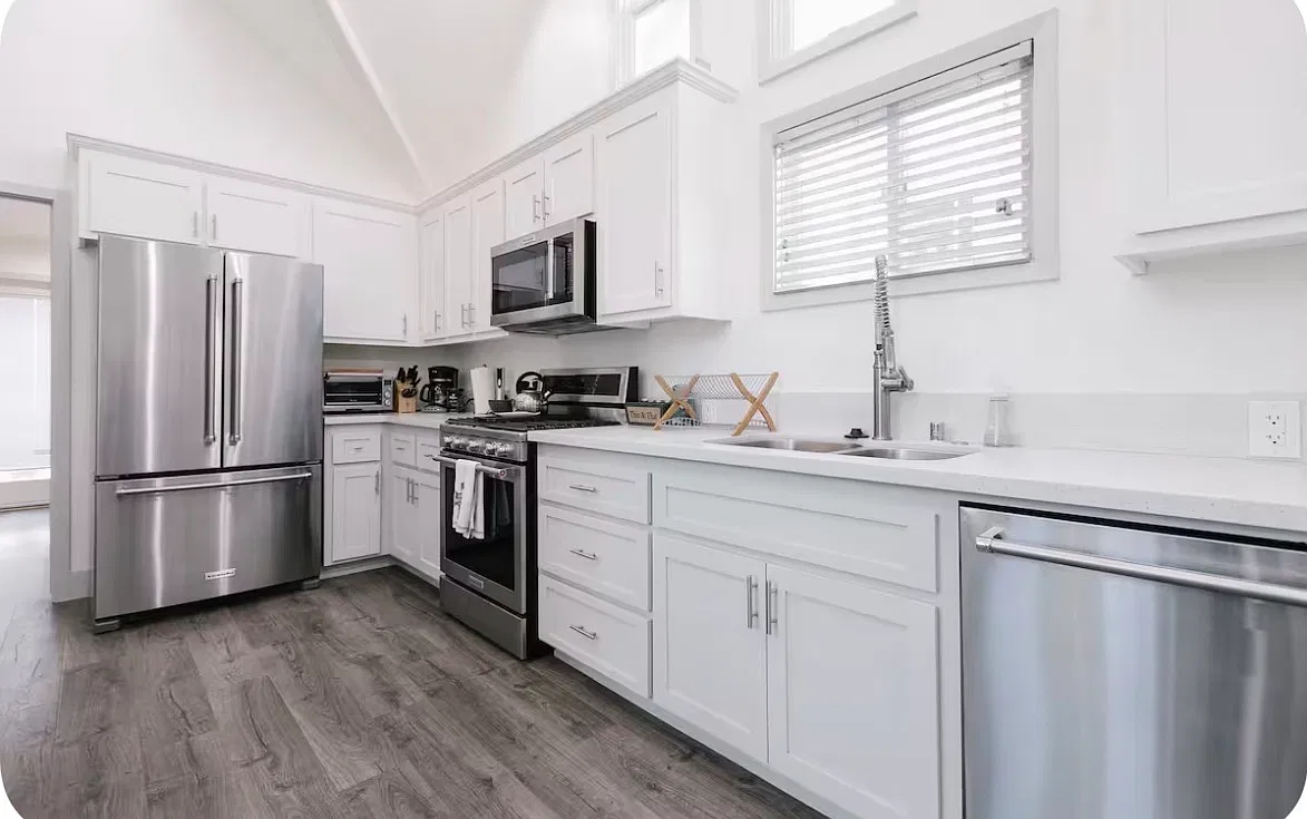 2 bed, 720 sqft, $5,750 — Photo 2