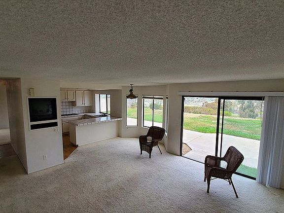 Family & Breakfast Nook