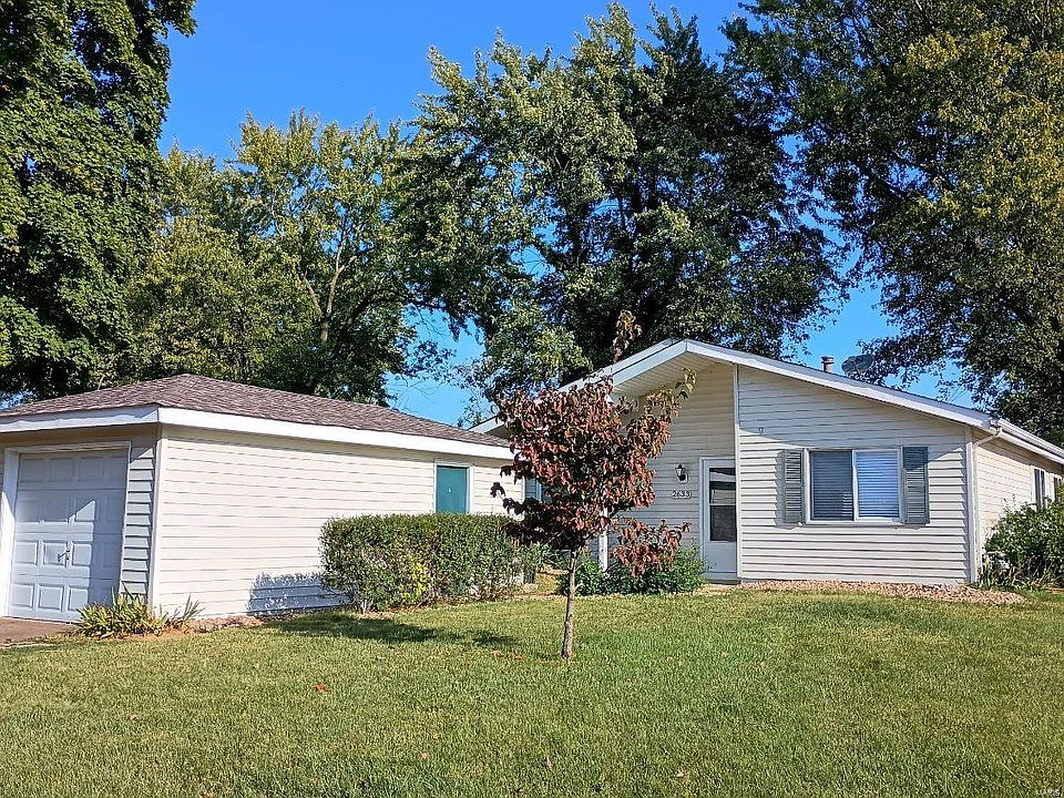 1st image of 2633 Blue Heron Dr