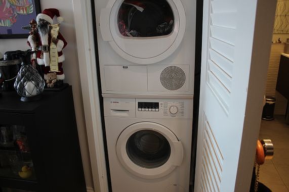 3rd image of 10 City Pt APT 27B