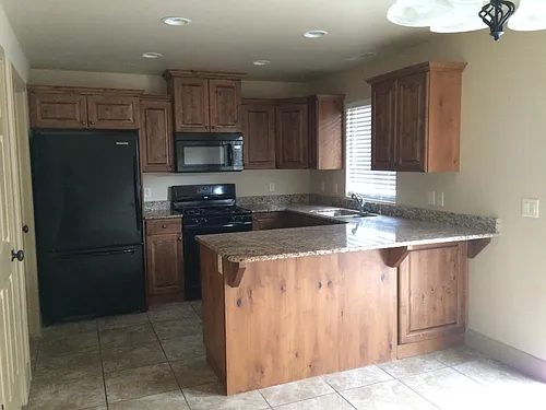 920 S 25 E Photo 1