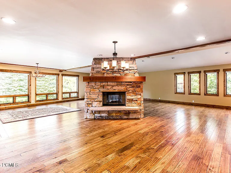 2689 Holiday Ranch Loop Rd — Photo 8