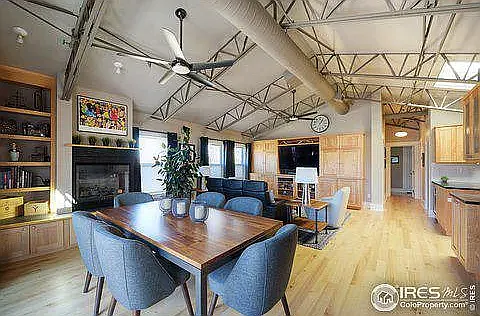 2523 Broadway St — Photo 4