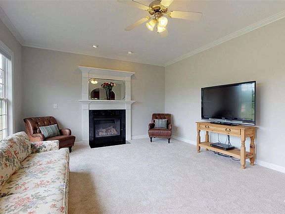 4th image of 5829 Acorn Knoll Pl