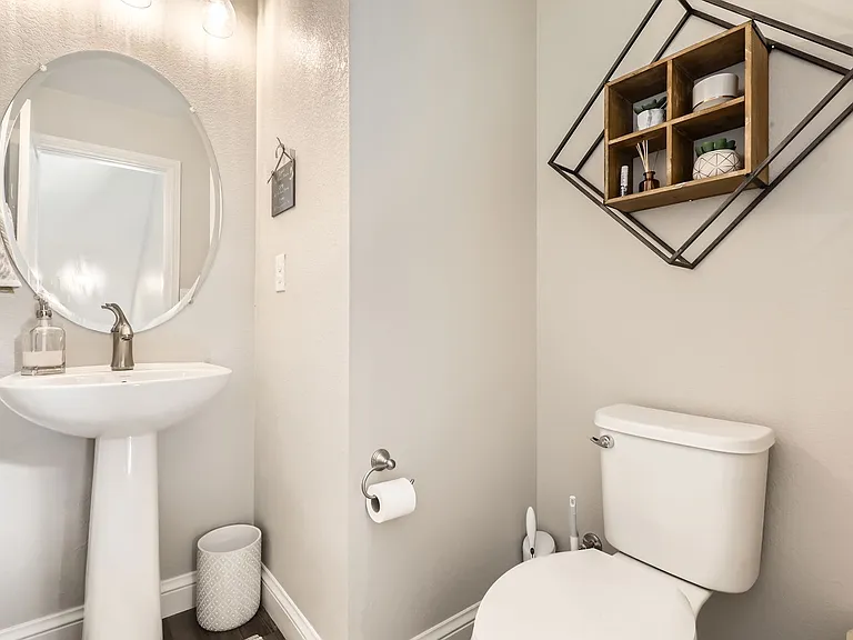 2074 S Holly St #5 — Photo 8