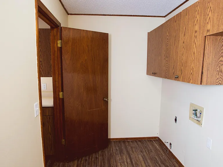Quail Creek Apartments & Duplexes — Photo 24