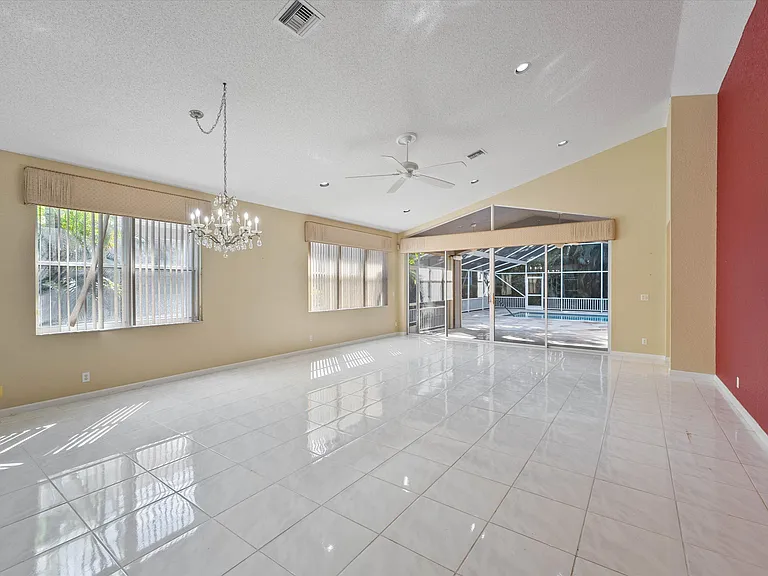 10860 Fairmont Village Dr — Photo 6