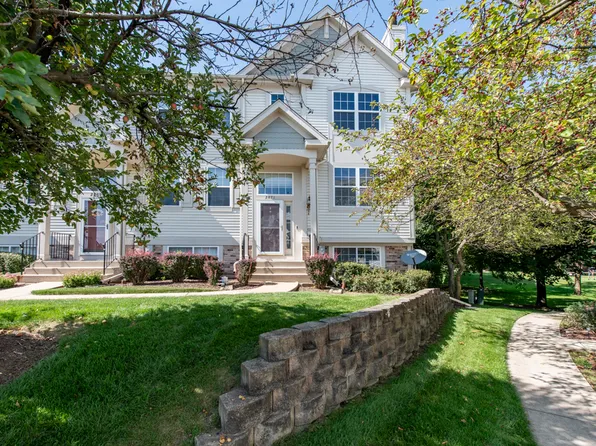 2871 N Augusta Dr, Wadsworth, IL 60083